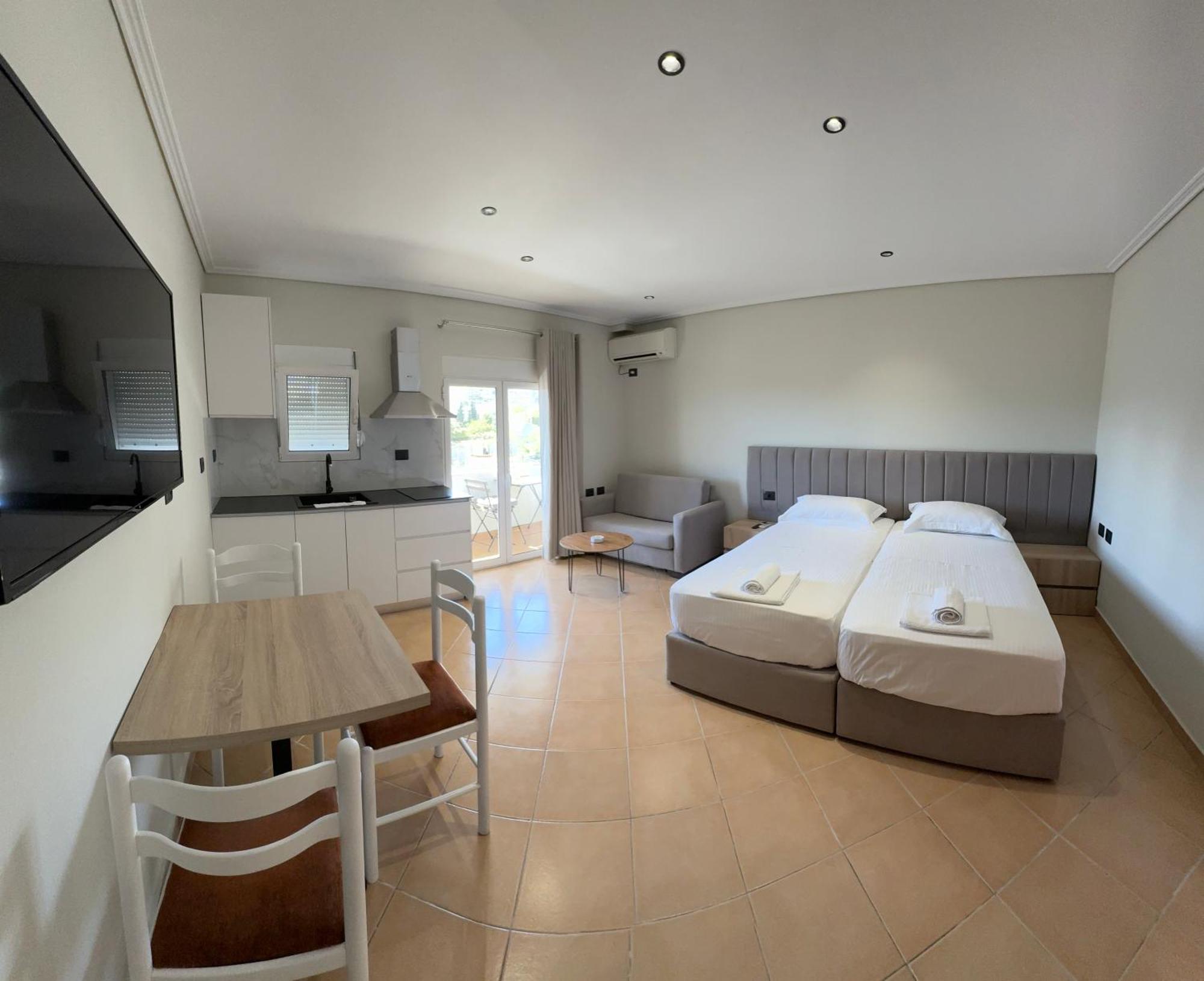 Garden Villa Apartments Sarande Exterior photo